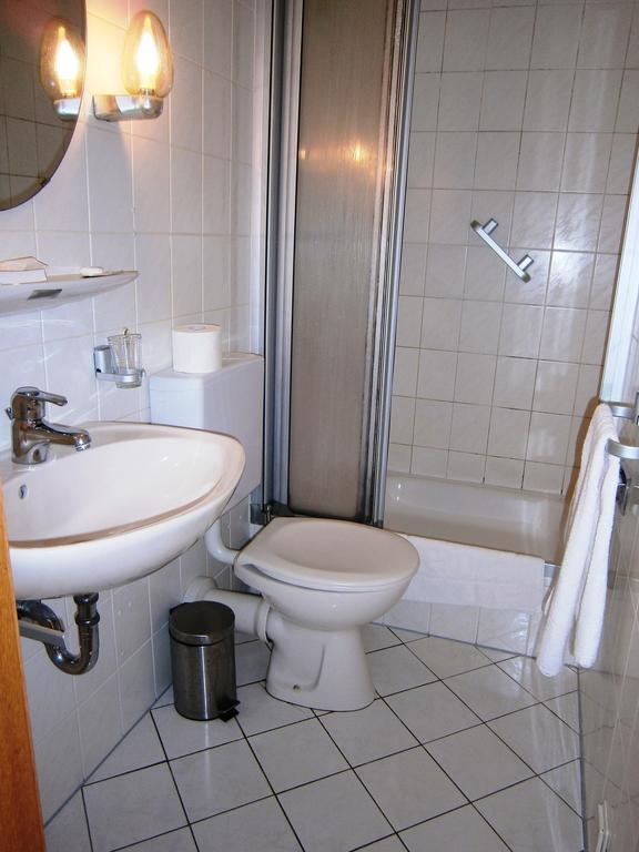 Hotel Strauss ヴァルトブロン 部屋 写真